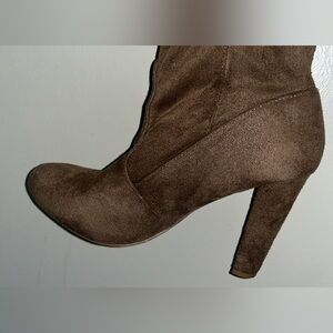Women’s heel boots size 7